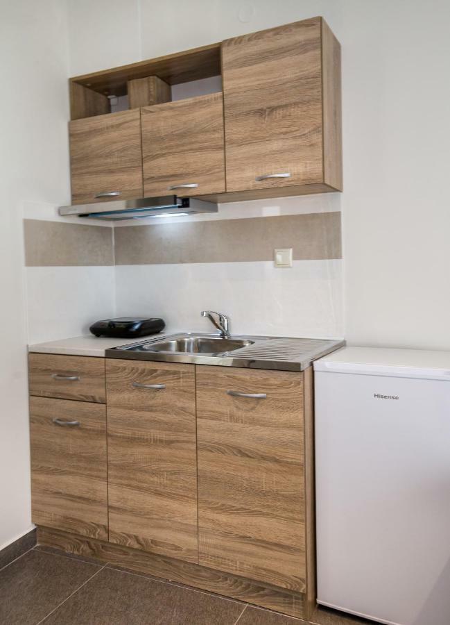 Studios & Apartments Elisabeta リメナリア エクステリア 写真